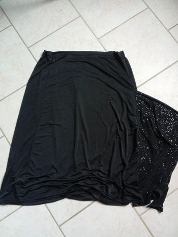 Jupe mi longue taille 54/56 🌹