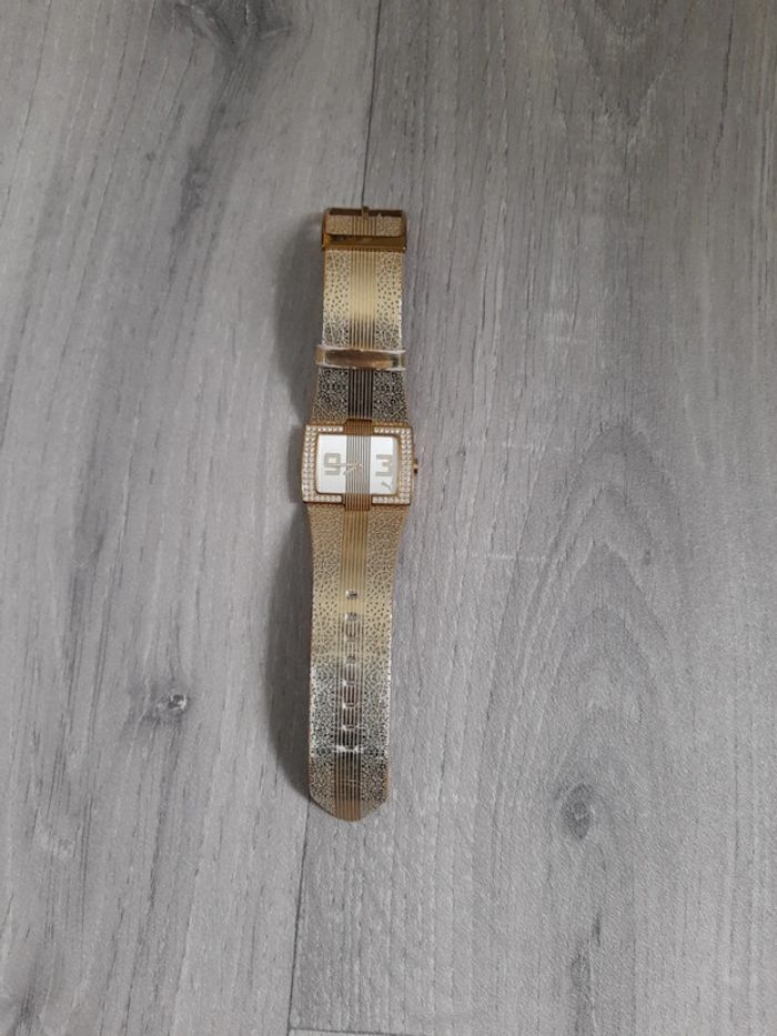 Montre puma doré