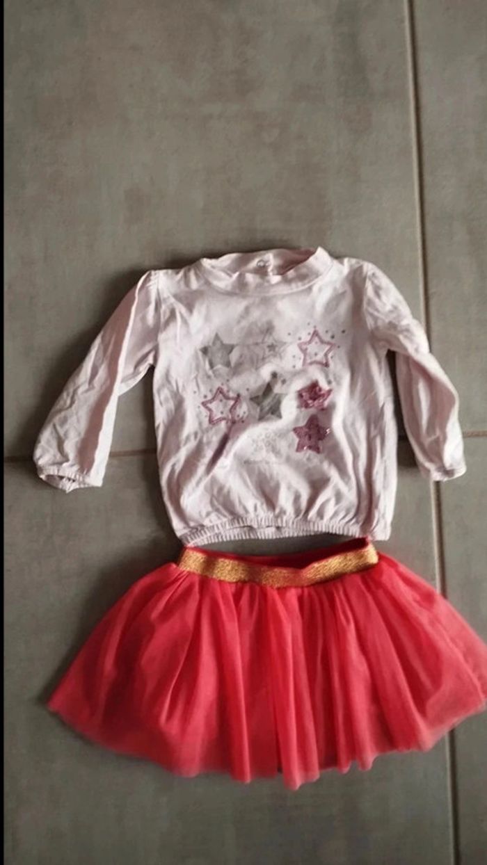 Tee shirt et jupe taille 12 mois fille - photo numéro 2
