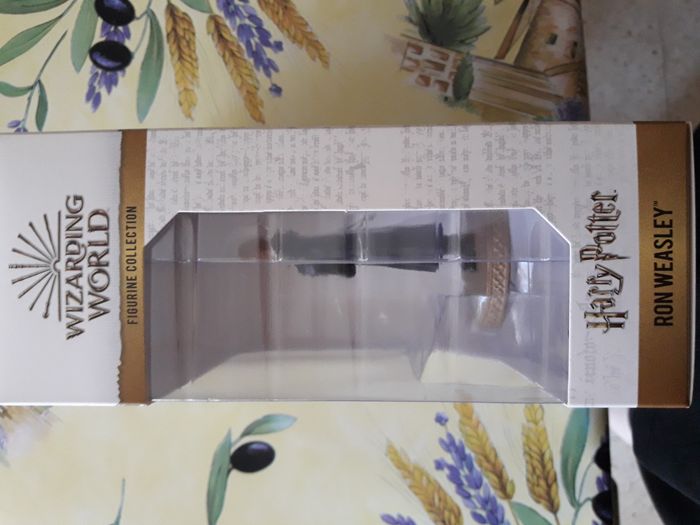 Harry Potter - Figurine Ron Weasley (1ère année) - photo numéro 2