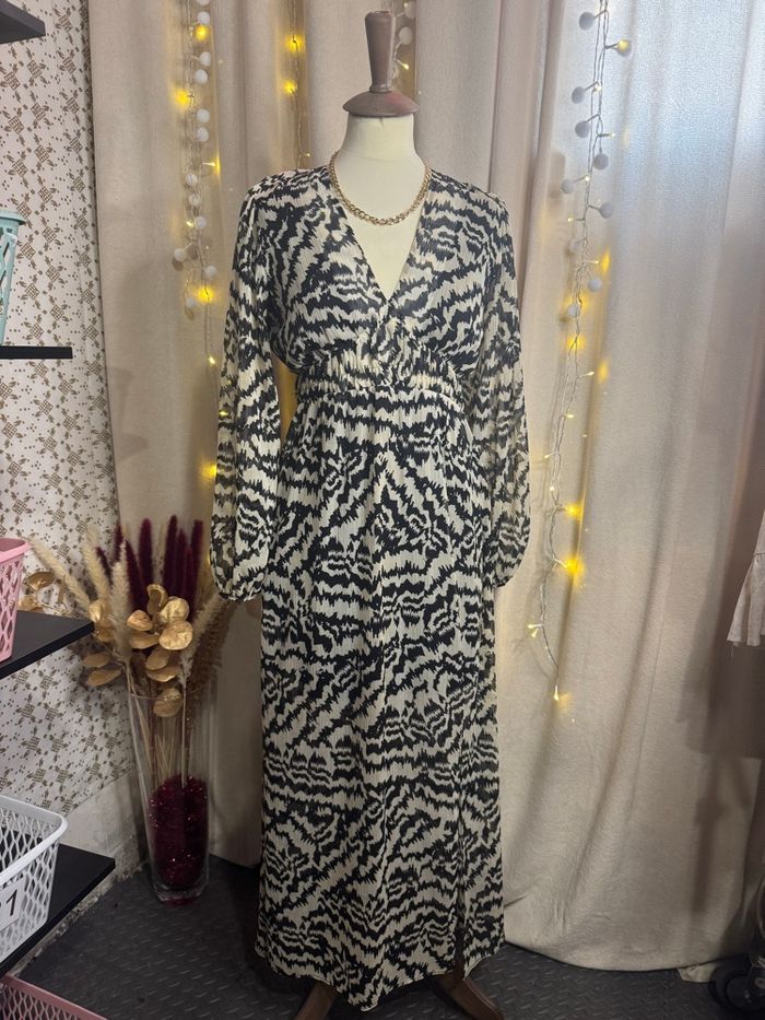 Robe longue neuve - photo numéro 4