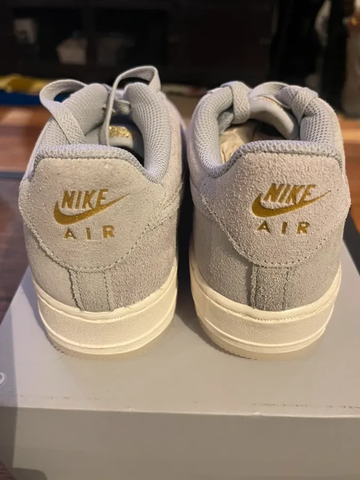 Baskets Nike air force 38,5 - photo numéro 3