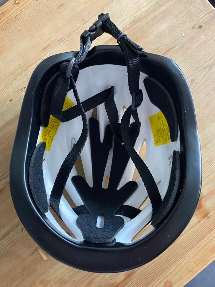 Casque à vélo street teens taille L jamais porté - photo numéro 2