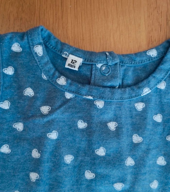 Robe taille 1 an en très bon état - photo numéro 2