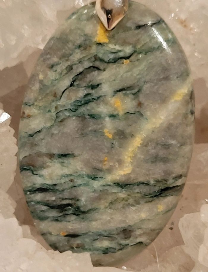 Pendentif mariposite