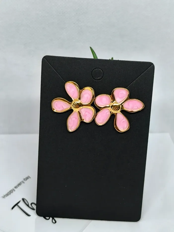 Boucles d'oreilles fleur dorées et roses nacrées - photo numéro 2