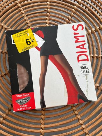 Paire de collants chair , taille 1. Neuf DIM