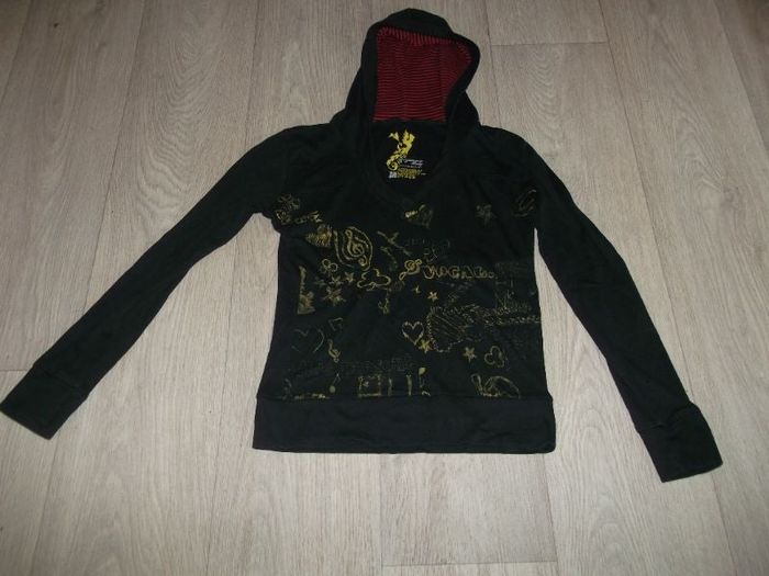 Tee shirt ROZANNA noir capuche graffitis taille M TBE