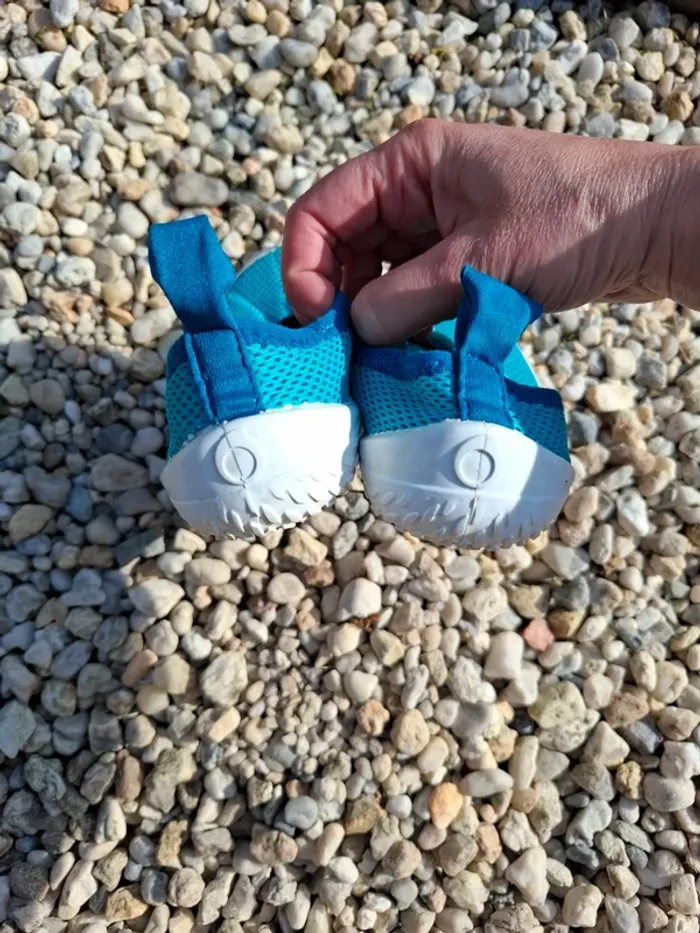 Chaussures aquatiques enfant - 32/33 - très bon état - photo numéro 3