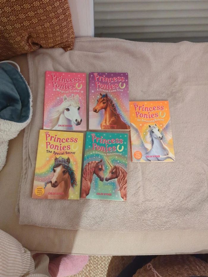 Lot de 5 livres Princess Ponies de Chloé Ryder
