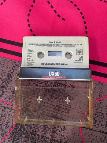 Cassette audio hit