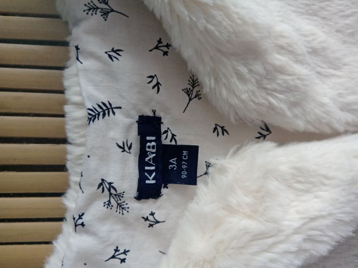 Gilet sans manches fausse fourrure 3 ans - photo numéro 2
