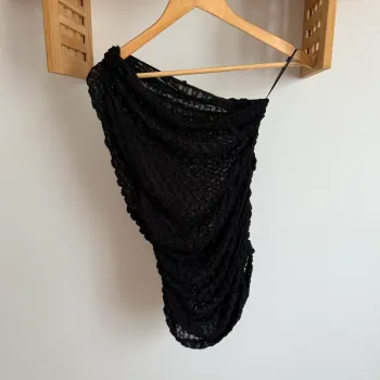 Top asymétrique noir  Zara