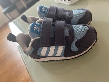 Basket adidas bleu