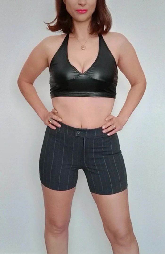 Short moulant rayé chic taille 38 - photo numéro 2