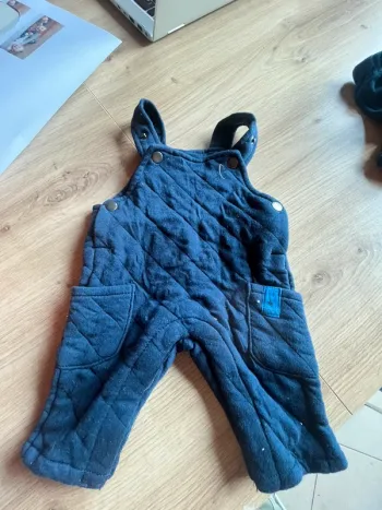 Salopette taille 1 mois (54 cm )