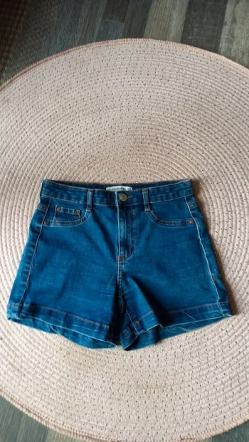 Short fille Pull &Bear taille 32