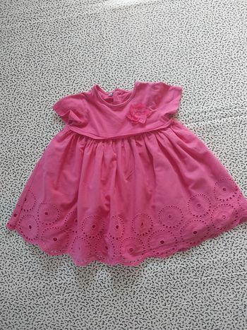 Robe rose ajourée fleur poitrine bébé 18 mois