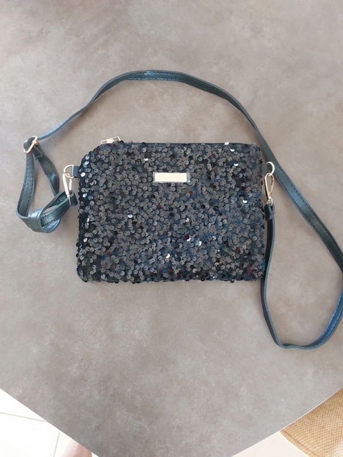 Petit sac à main noir de soirée