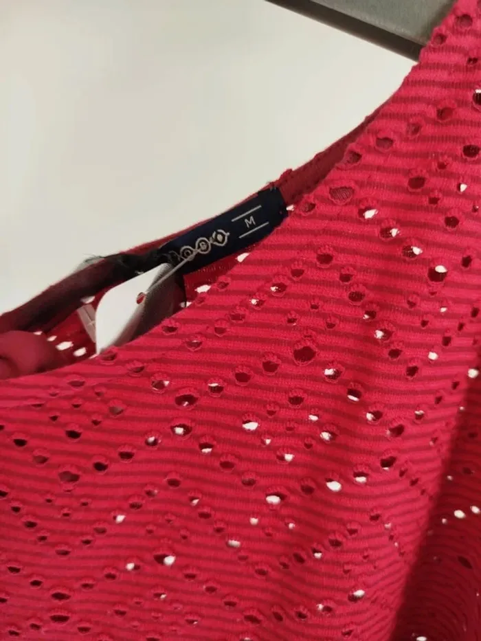T-shirt rose fushia, manches volants broderie anglaise transparence taille M - A165 - photo numéro 3