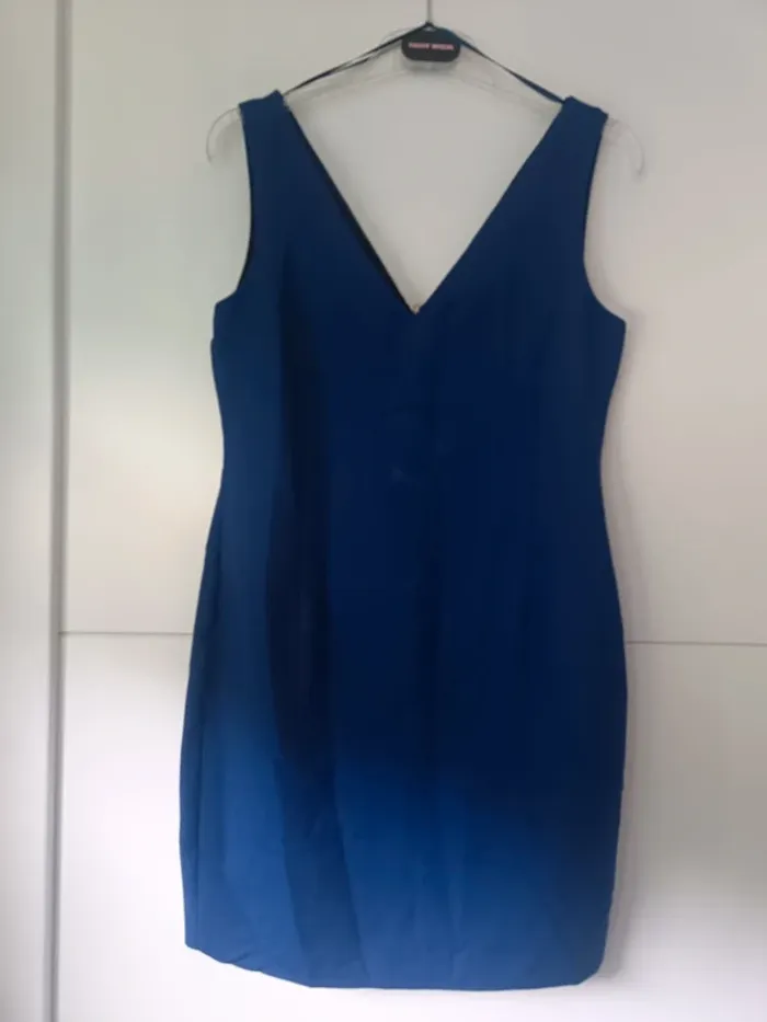 Robe bleu roi de cocktail