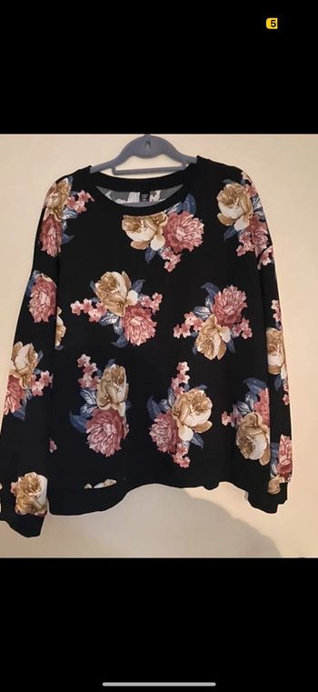 Pull à fleurs