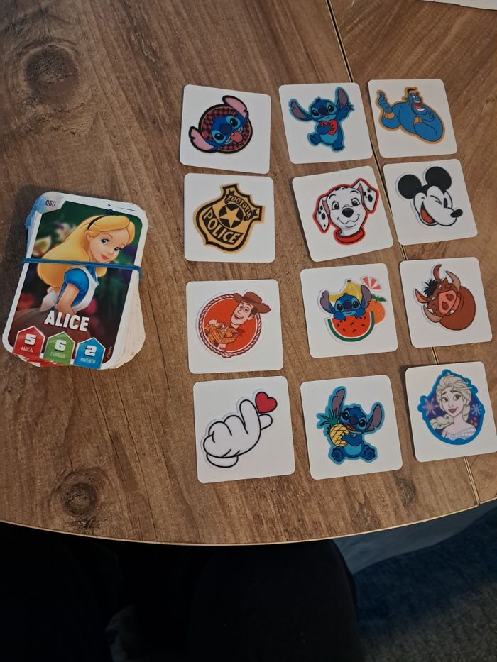 Lot de 12 fixeez Disney avec 50 carte