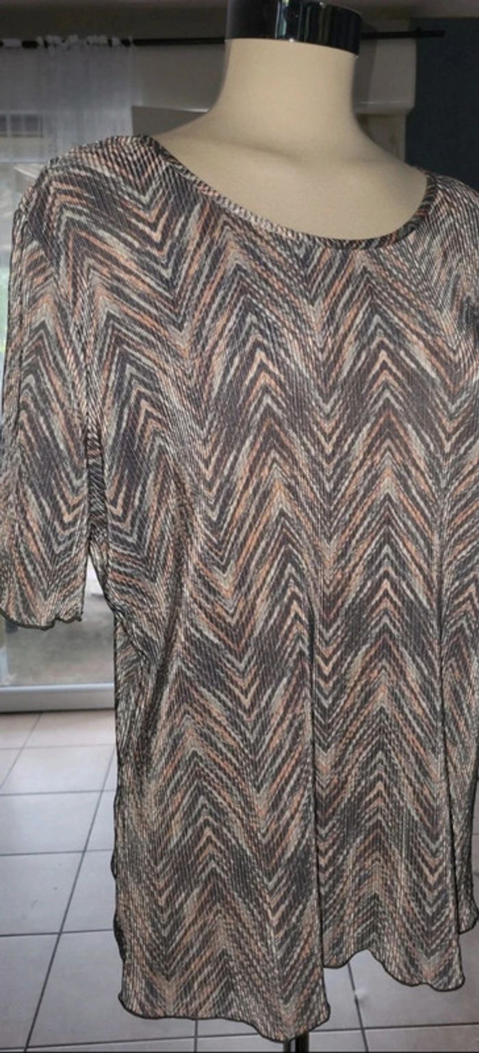 Très beau Tee-shirt Damart 46/48 - photo numéro 2
