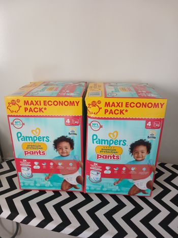 Lots de 2 packs pampers premium protection taille 4