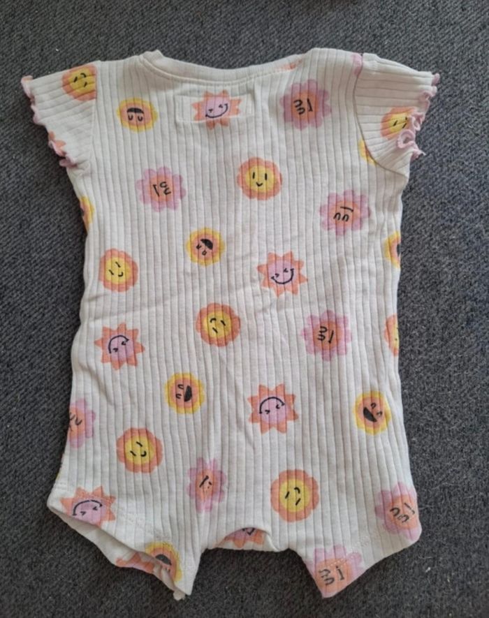 Lot de 2 barboteuses neuves - photo numéro 2