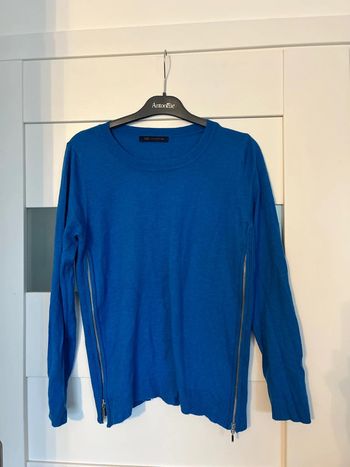 Pull bleu
