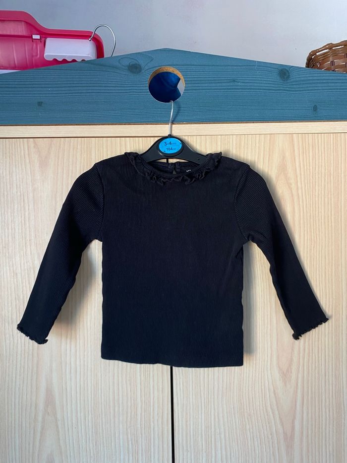 T-shirt noir côtelé Kiabi 18 mois