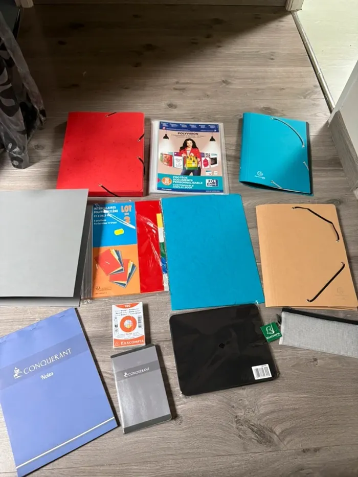 Lot de fournitures scolaires : lycée / études supérieures / bureautique