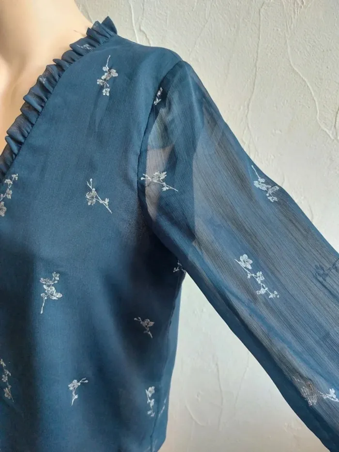 Blouse élégante bleu marine avec broderies Taille S - photo numéro 3