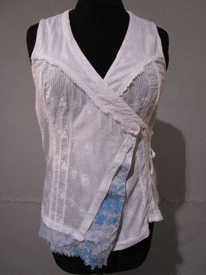Top blanc cache coeur Voodoo 36 TBE