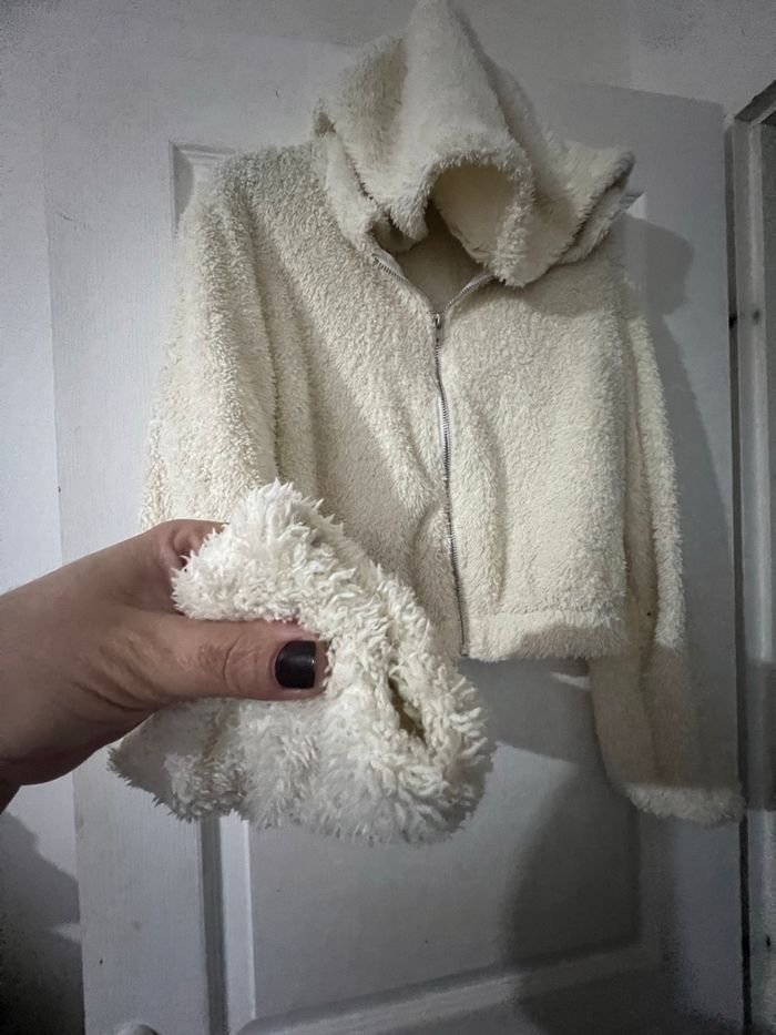 Très jolie veste courte pilou pilou Etam - photo numéro 3