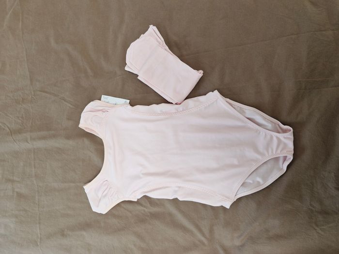 Justaucorps avec une paire de collant - photo numéro 2