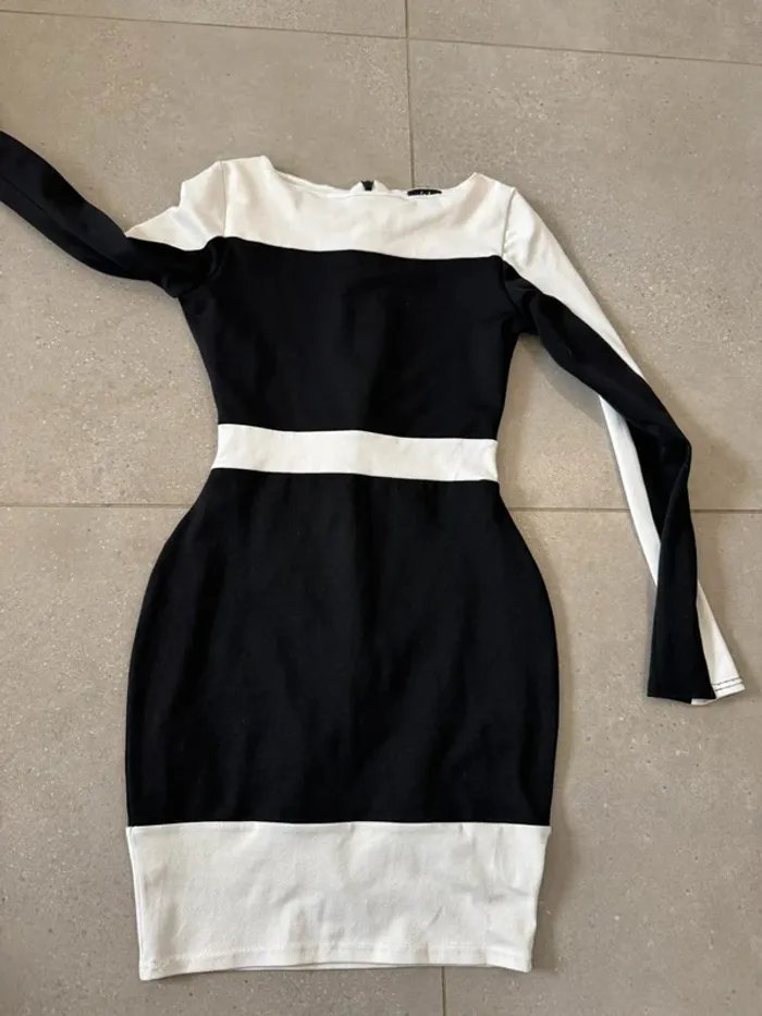 Robe Missguided, taille 6 (34), très bon état