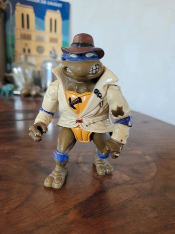 Vends figurine tortue ninja donatello détective  playmate toys 90s