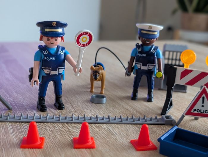 Playmobil 6924 Barrage de police - photo numéro 2
