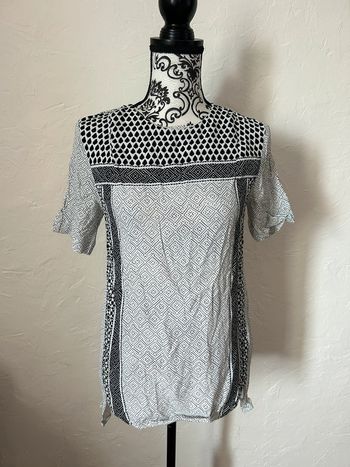 Très belle blouse manches courtes 🥰 taille 36 de chez H&M