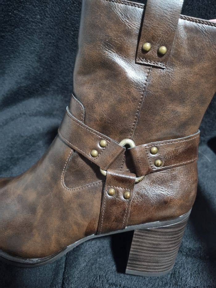 Paire De Bottines Marron A Talons - photo numéro 7