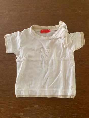 T-shirt blanc et beige