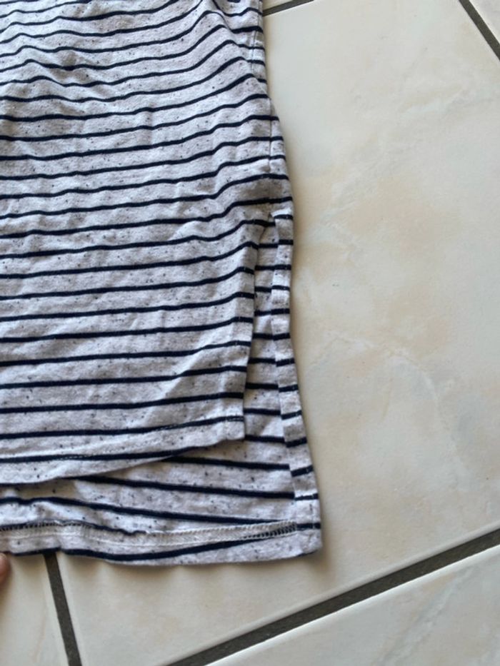 T-shirt, 12 ans, mais va pour un XS - photo numéro 2
