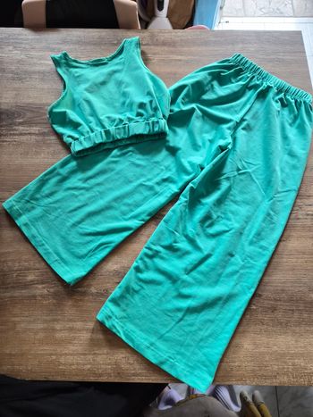 Ensemble crop top pantalon