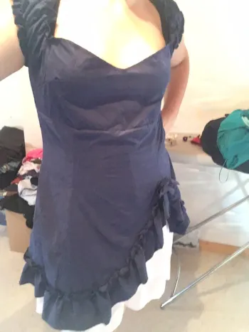 Robe bleu Marine à volants @