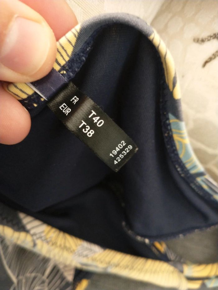 Maillot de bain rouge gorge taille 38 haut 90c - photo numéro 2