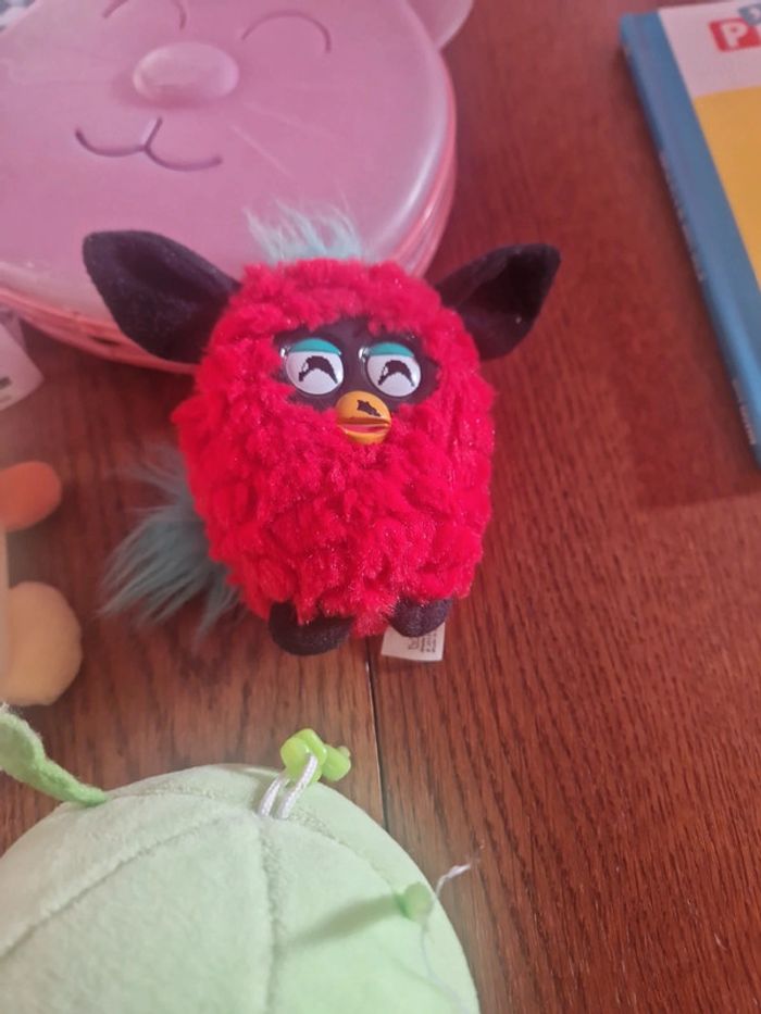 Lot de peluches et range cd offert squeezamals tomy - photo numéro 3