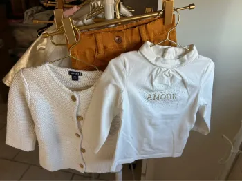 Jolie tenue Kiabi taille 9 mois état neuf