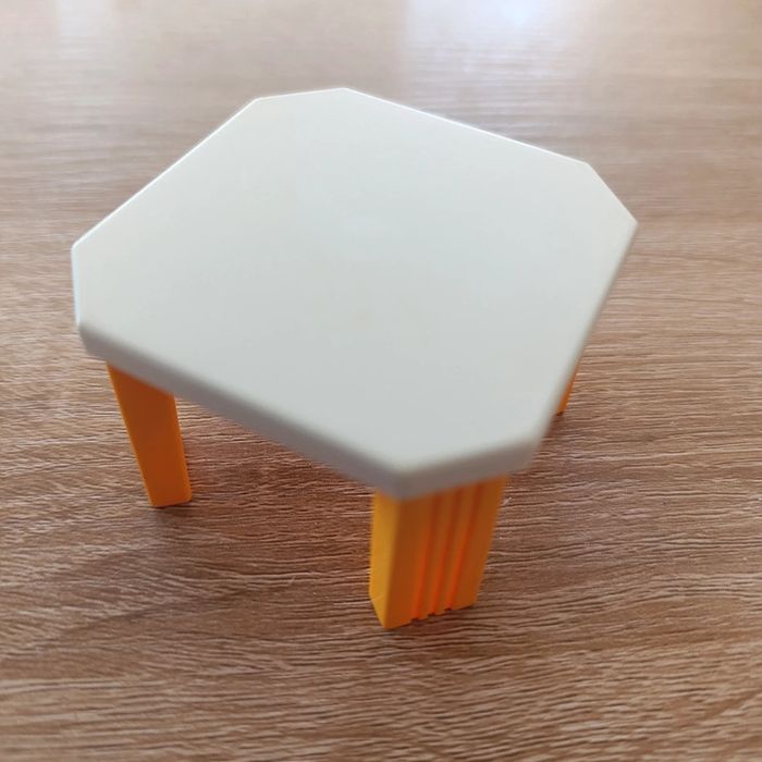 Playmobil table carrée